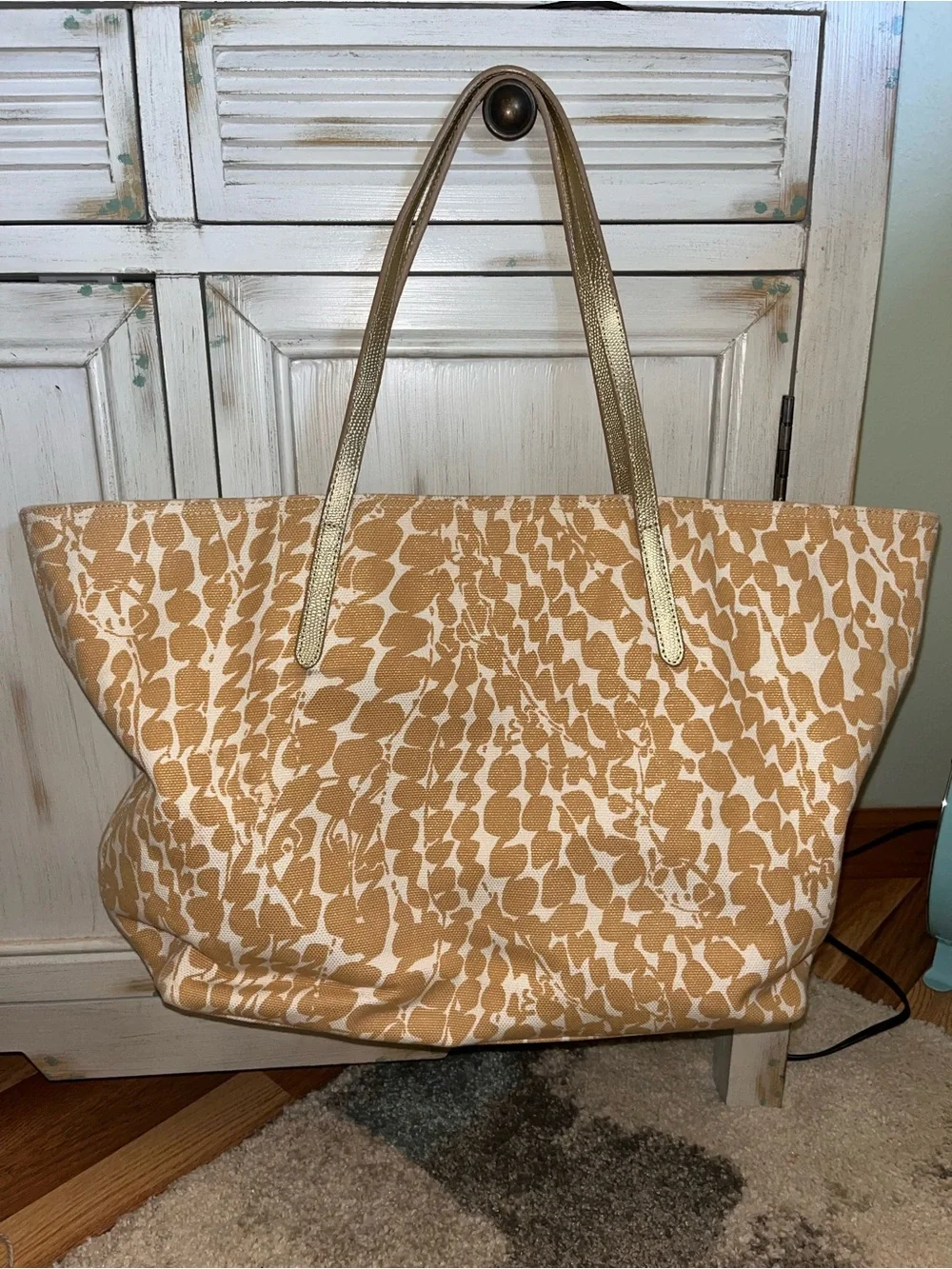 Lilly Pulitzer Finders Keepers Resort Tote Bag Tan & White Animal Print EC